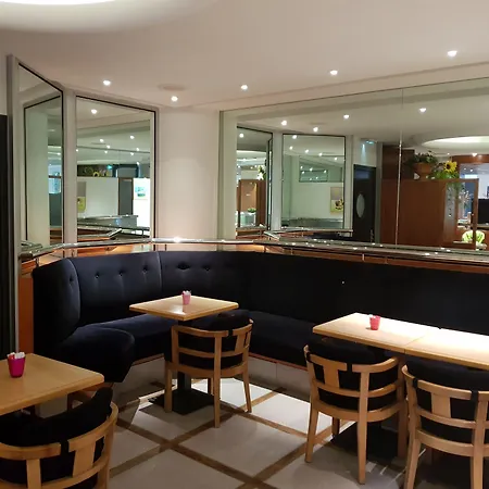 Отель Ibis Styles Gare Sud 3*